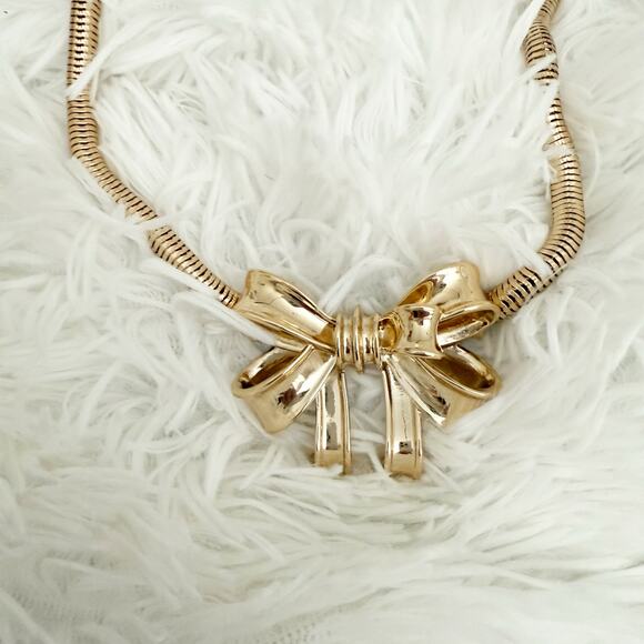 LANE BRYANT | Bow Goldtone Metal Statement Necklace Gold Adjustable | OSFM - Picture 2 of 8